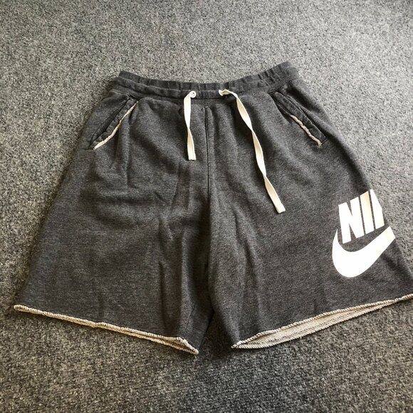 Nike Sweat Shorts Mens Small Gray Club Fleece Cotton Big Logo Swoosh - Picture 2 of 9